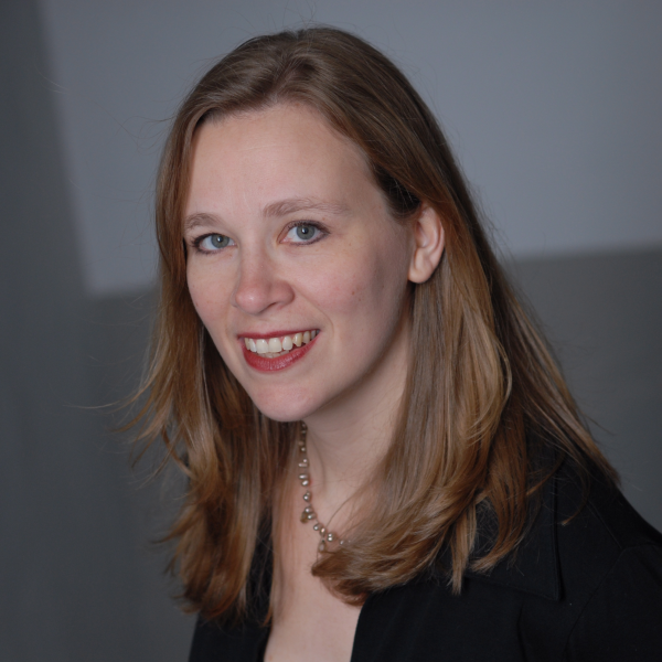Amy Williams headshot
