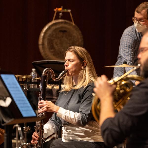 Katherine Schoepflin Jimoh in rehearsal with the Grossman Ensemble