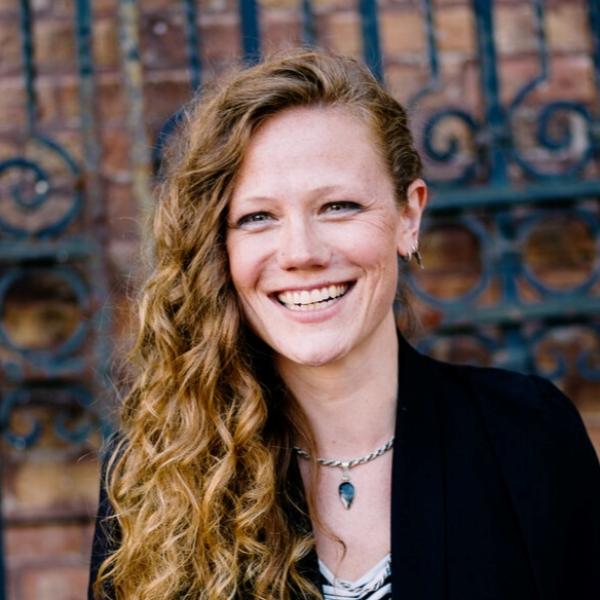 Constance Volk headshot